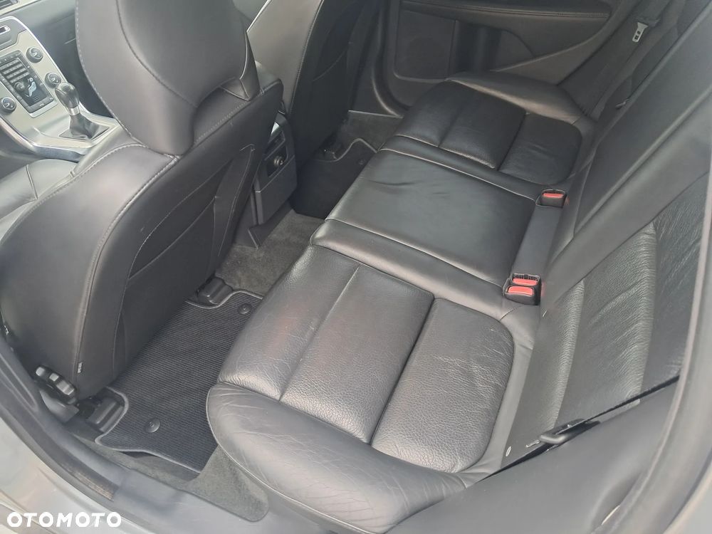 Volvo V70 D4 Edition - 19