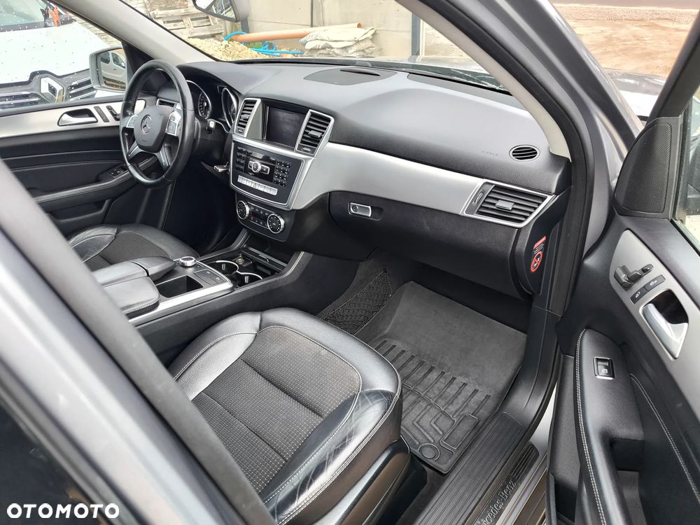 Mercedes-Benz ML - 13