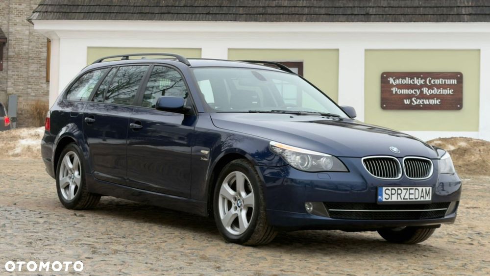 BMW Seria 5 525d - 24