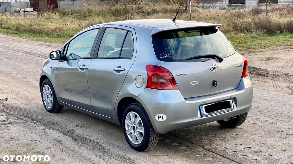 Toyota Yaris 1.4 D-4D Sol MM - 4