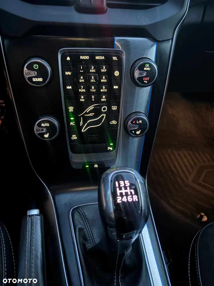 Volvo V40 D2 RDesign - 13
