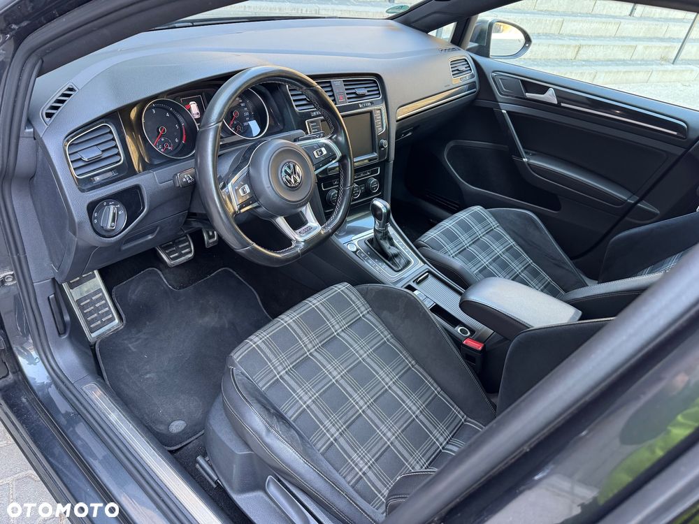Volkswagen Golf GTD 2.0 TDI SCR DSG - 26