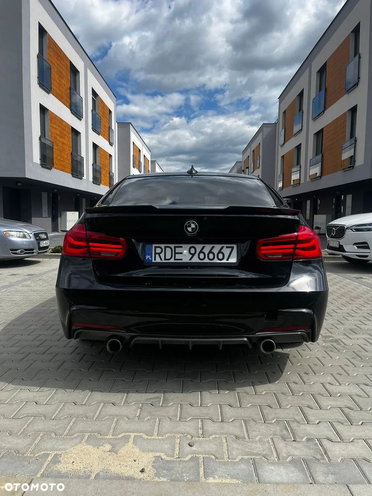 BMW Seria 3 330i Sport Line - 3