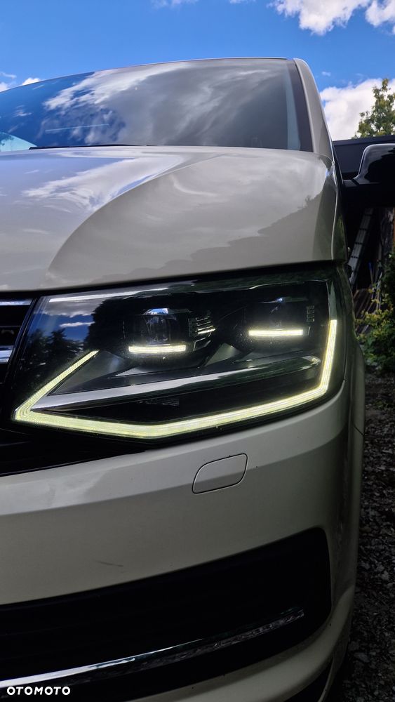 Volkswagen Caravelle - 11