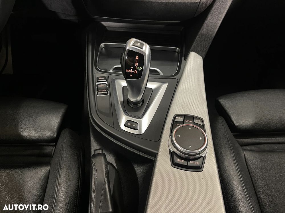 BMW Seria 3 330e iPerformance M Sport - 21