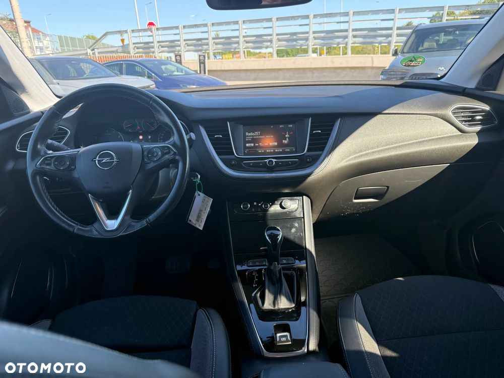 Opel Grandland X 1.6 T Design&Tech S&S - 12