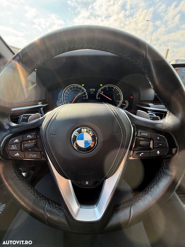 BMW Seria 5 520d AT - 9
