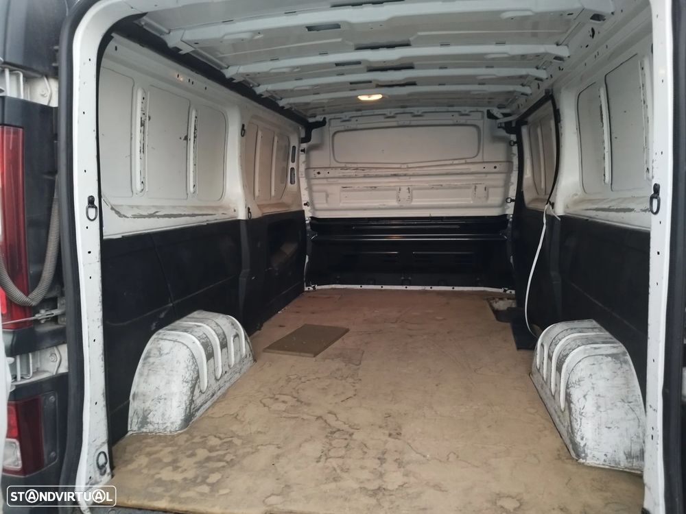 Renault Trafic L2 1.6 DCI 120CV IVA Dedutivel - 6