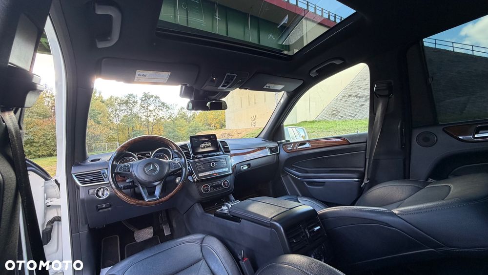 Mercedes-Benz GLS - 8