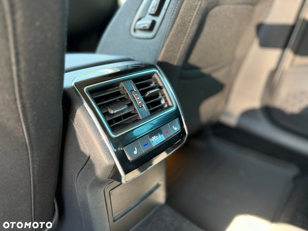 Skoda Superb 2.0 TDI 4x4 Style DSG - 19