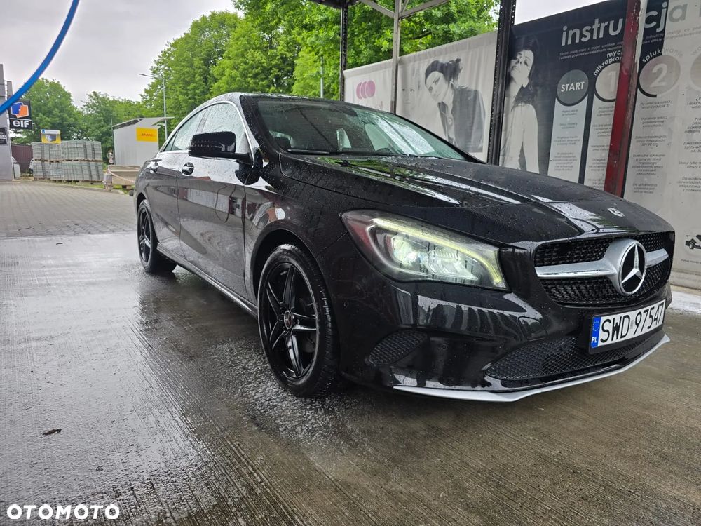 Mercedes-Benz CLA 180 7G-DCT - 3