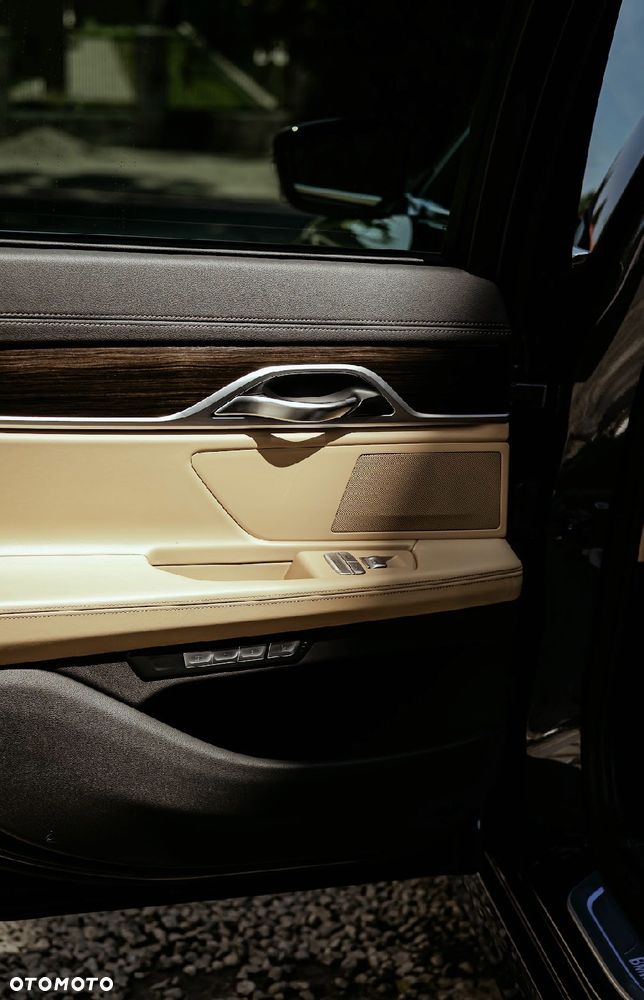 BMW Seria 7 730d xDrive - 18