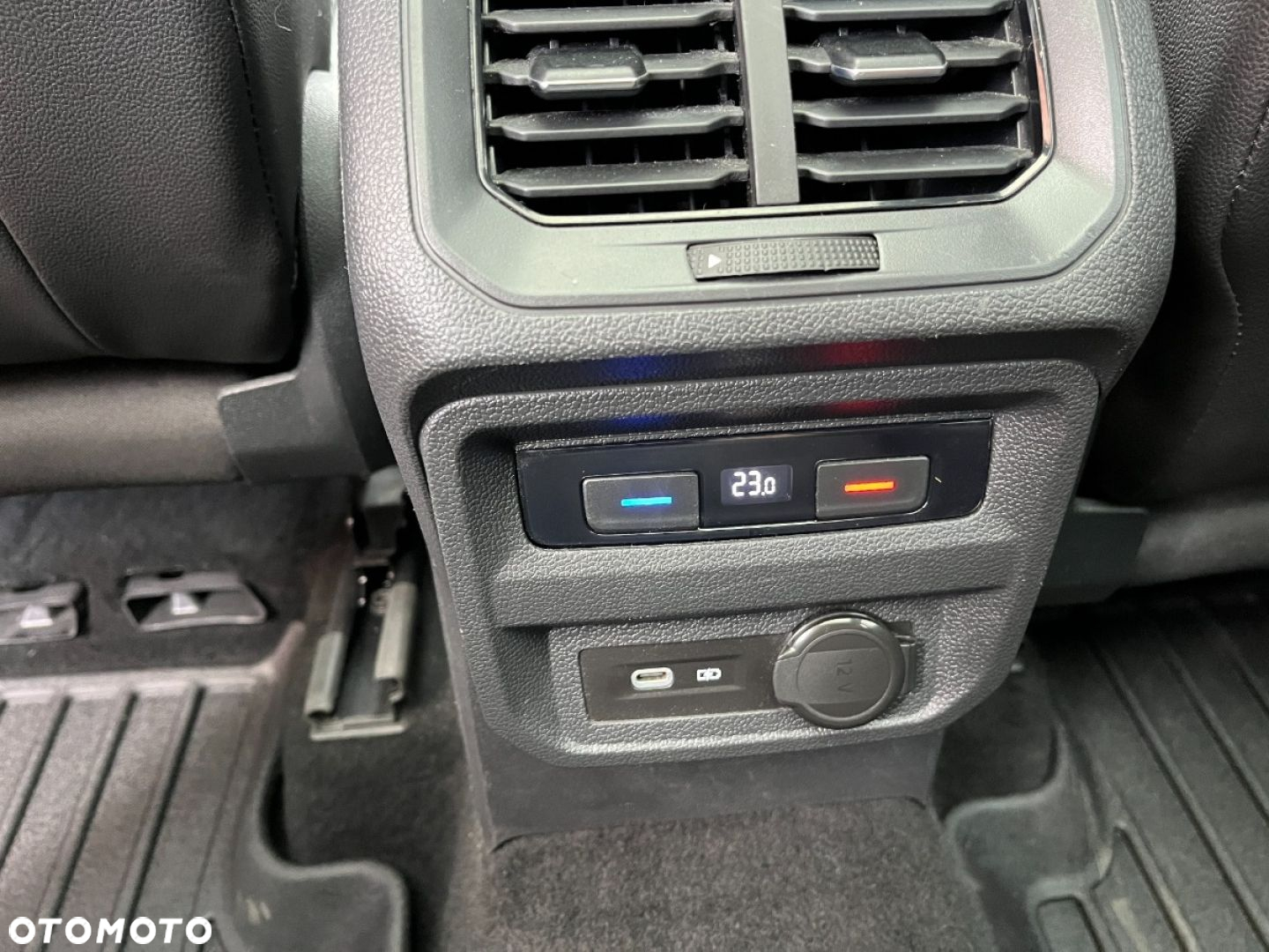 Volkswagen Tiguan 2.0 TDI SCR DSG R-Line - 31