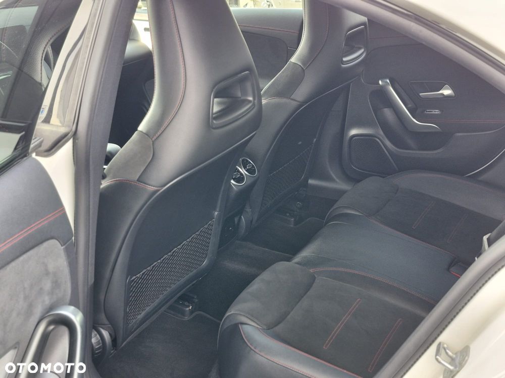 Mercedes-Benz CLA 200 AMG Line 7G-DCT - 15