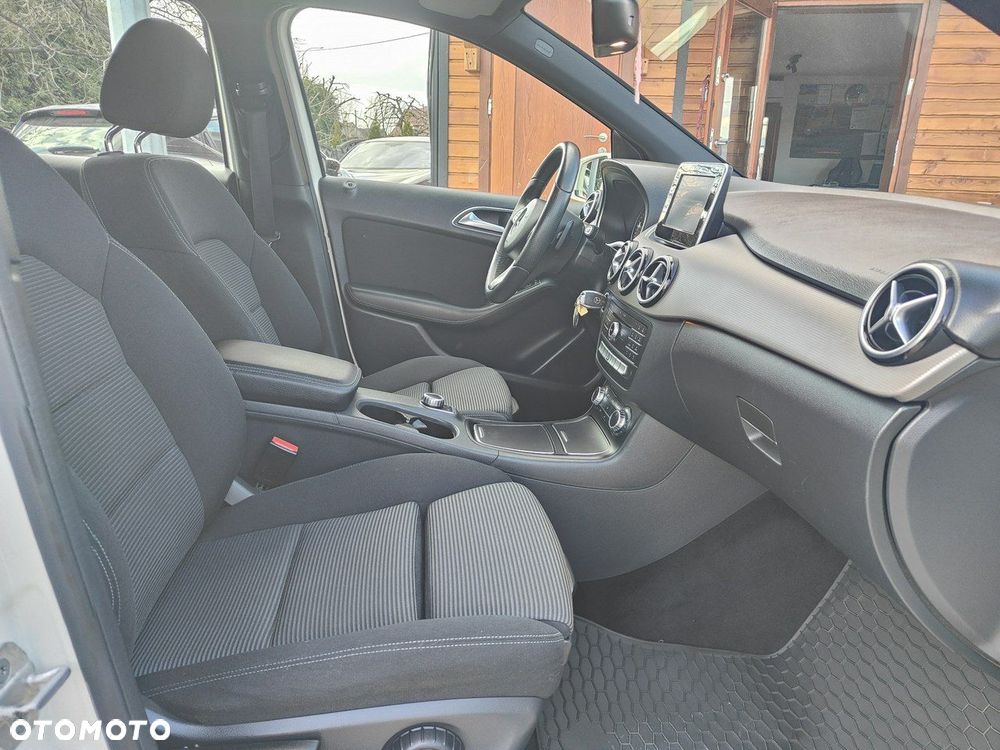 Mercedes-Benz Klasa B 180 d 7G-DCT Edition - 20