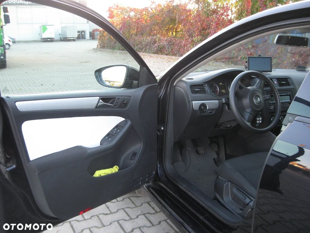 Volkswagen Jetta 1.6 TDI Comfortline - 6