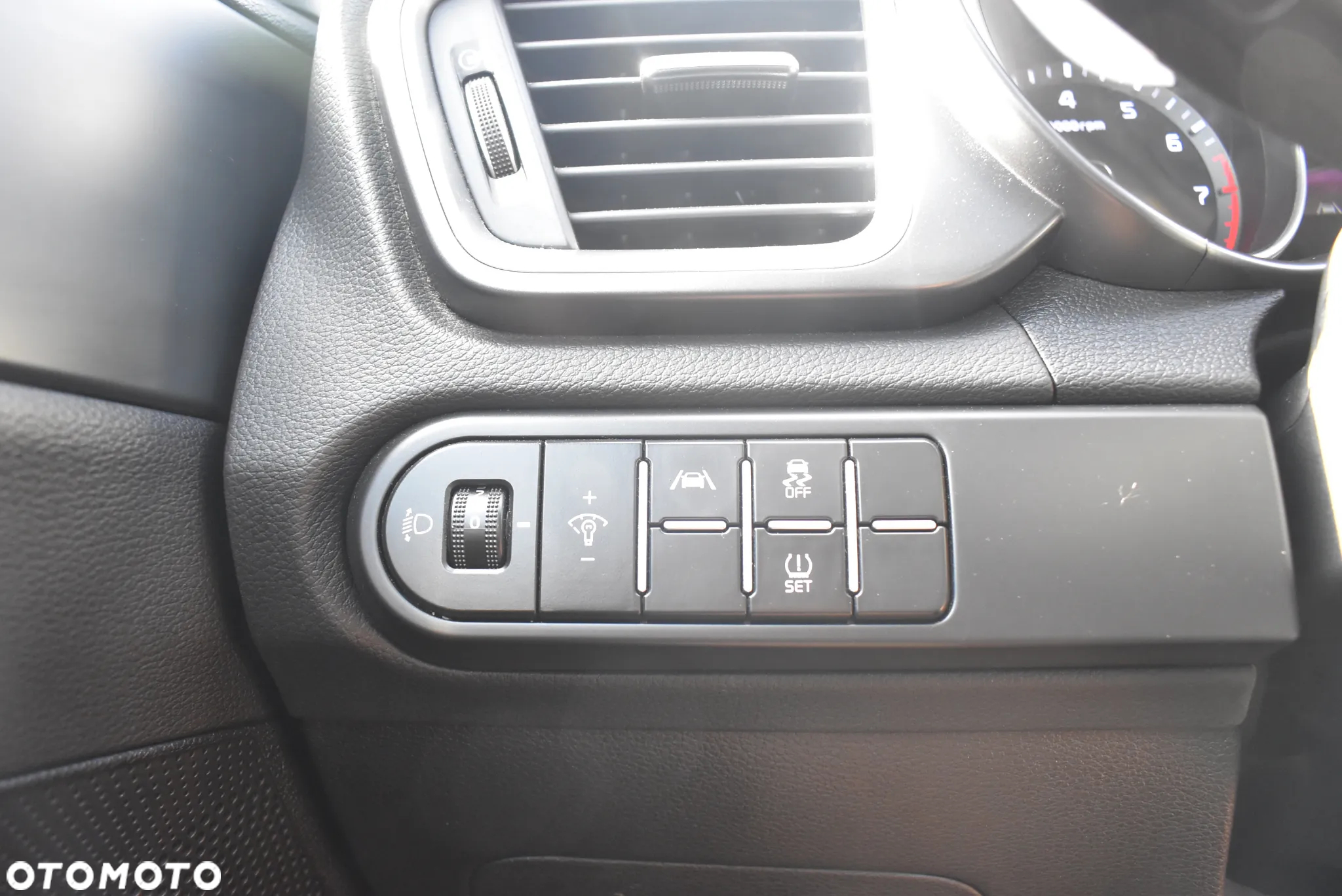 Kia Ceed 1.5 T-GDI M - 18