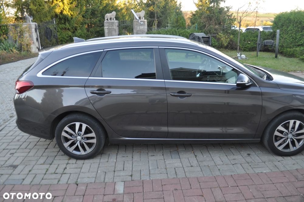 Hyundai i30 1.6 CRDI DCT YES - 10