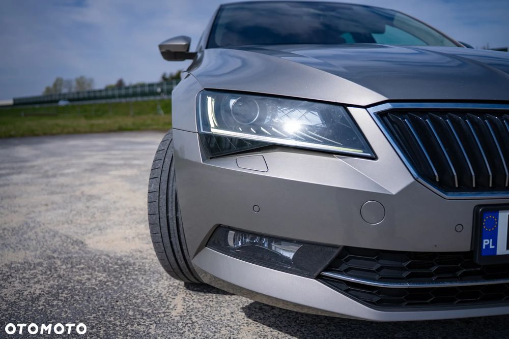 Skoda Superb 2.0 TDI L&K DSG - 6