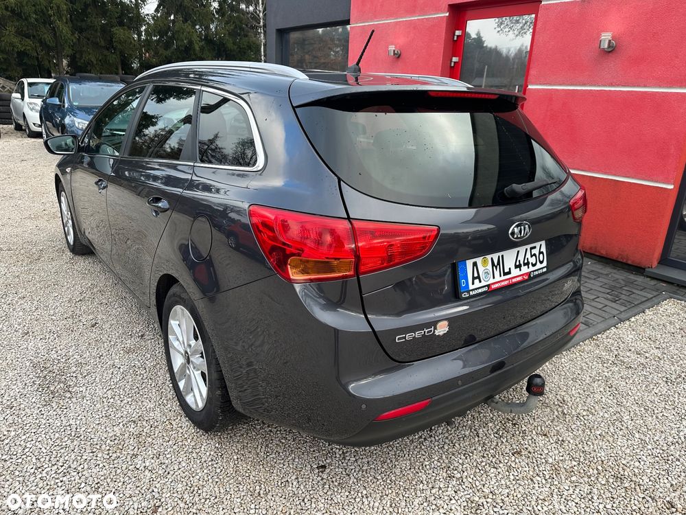 Kia Ceed 1.6 GDI Dream Team Edition - 4
