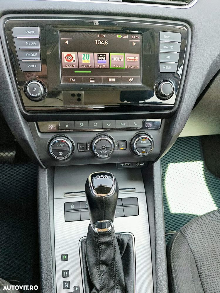 Skoda Octavia 2.0 TDI ELEGANCE DSG - 6