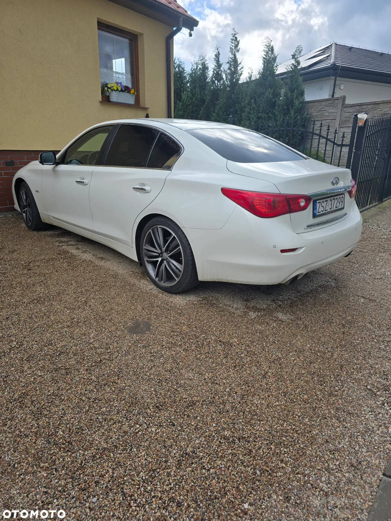 Infiniti Q50 - 2