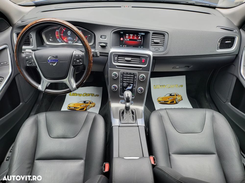 Volvo V60 D6 Plug-In-Hybrid AWD Geartronic Momentum - 10