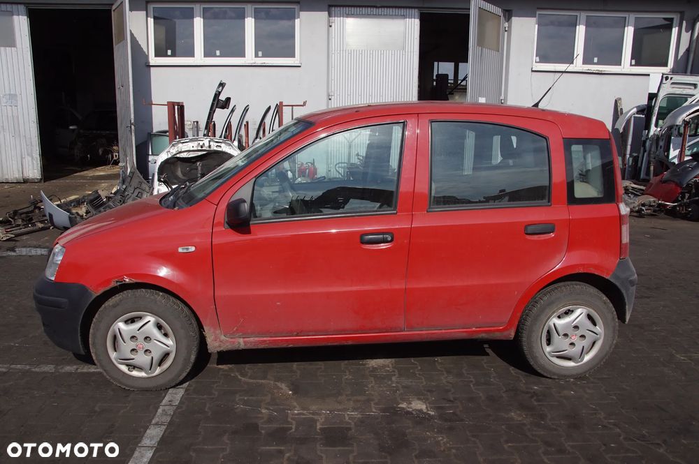 Auto na części - Fiat Panda II 1.1 54 KM 187A1000 C514 2004R Silnik Skrzynia Drzwi Szyba Lusterko Błotnik Maska Klapa Deska Kokpit Sterownik Moduł Czujnik Licznik Kierownica - 4