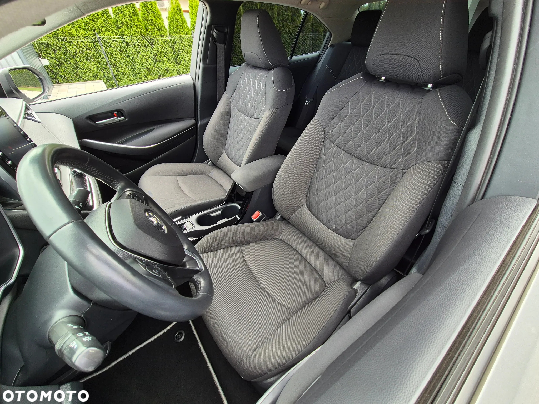 Toyota Corolla 1.8 Hybrid Comfort - 18