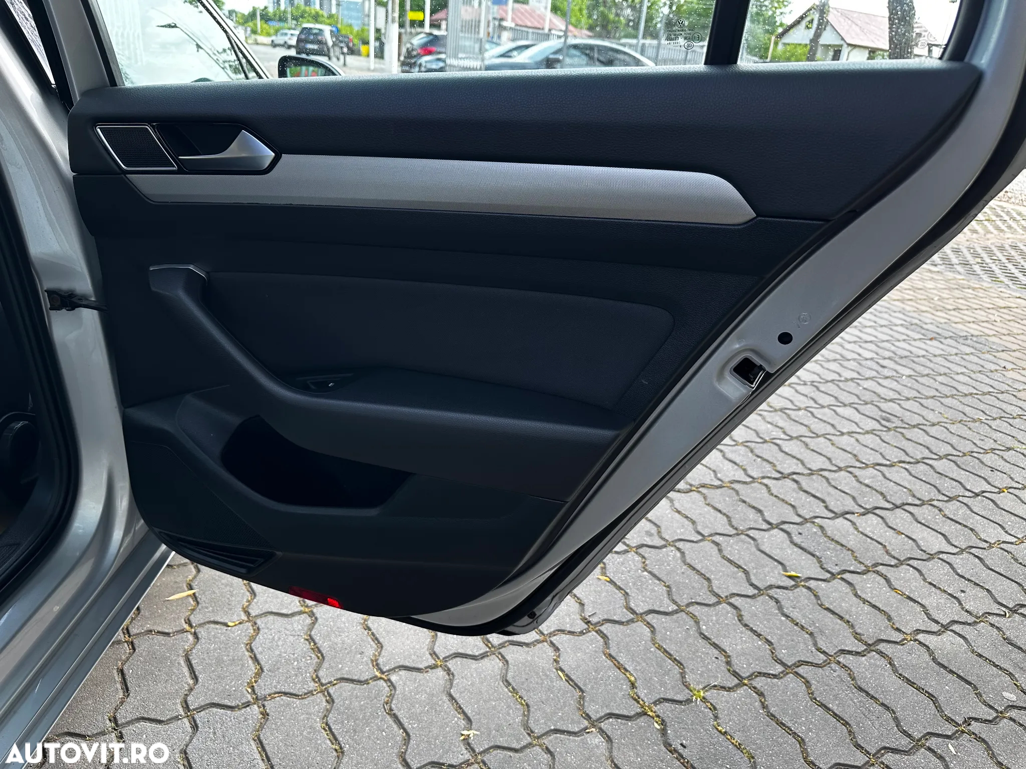 Volkswagen Passat Variant 1.6 TDI (BlueMotion Technology) DSG Comfortline - 35
