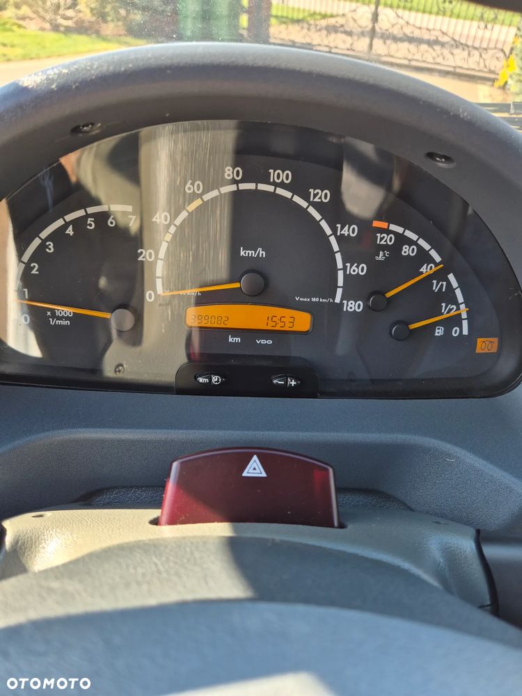 Mercedes-Benz Sprinter - 15