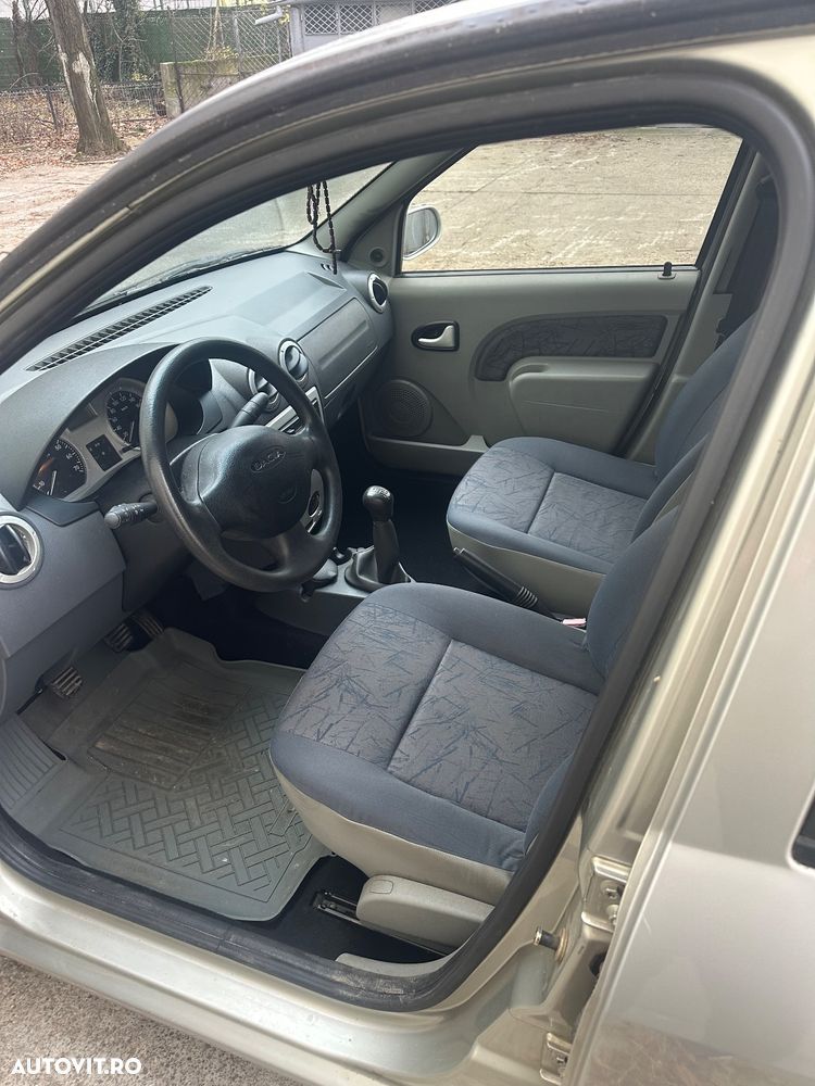 Dacia Logan 1.4 MPI Laureate - 8