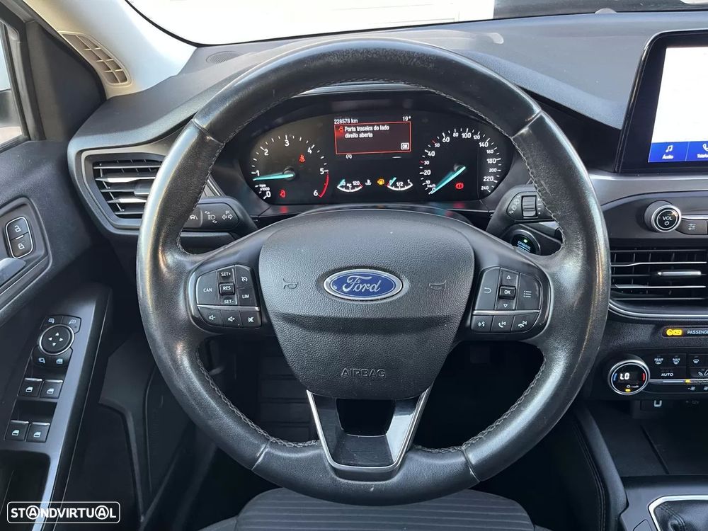 Ford Focus SW 1.5 EcoBlue S&S TITANIUM DESIGN - 54