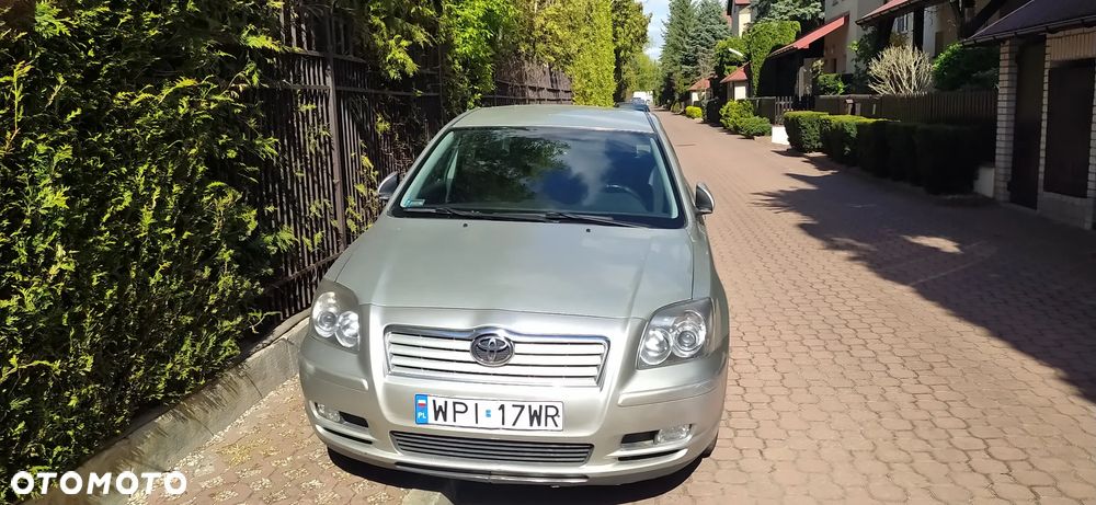 Toyota Avensis 2.0 VVT-i Sol - 2