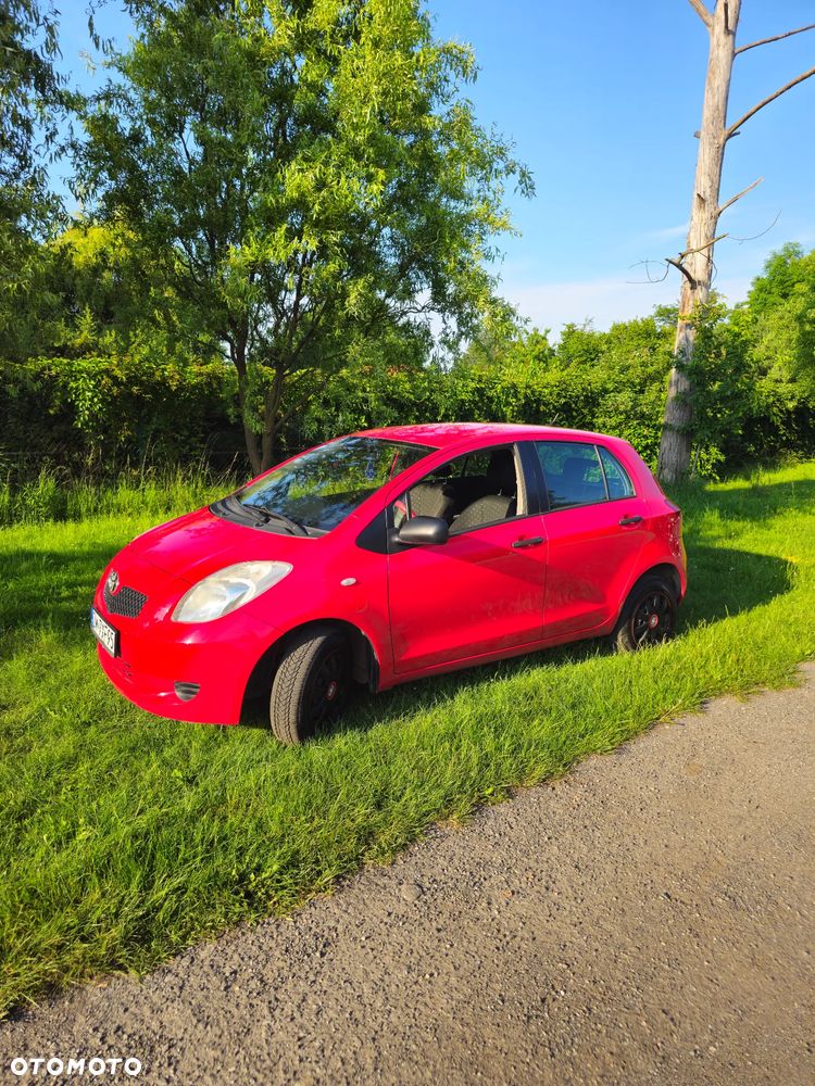 Toyota Yaris - 1