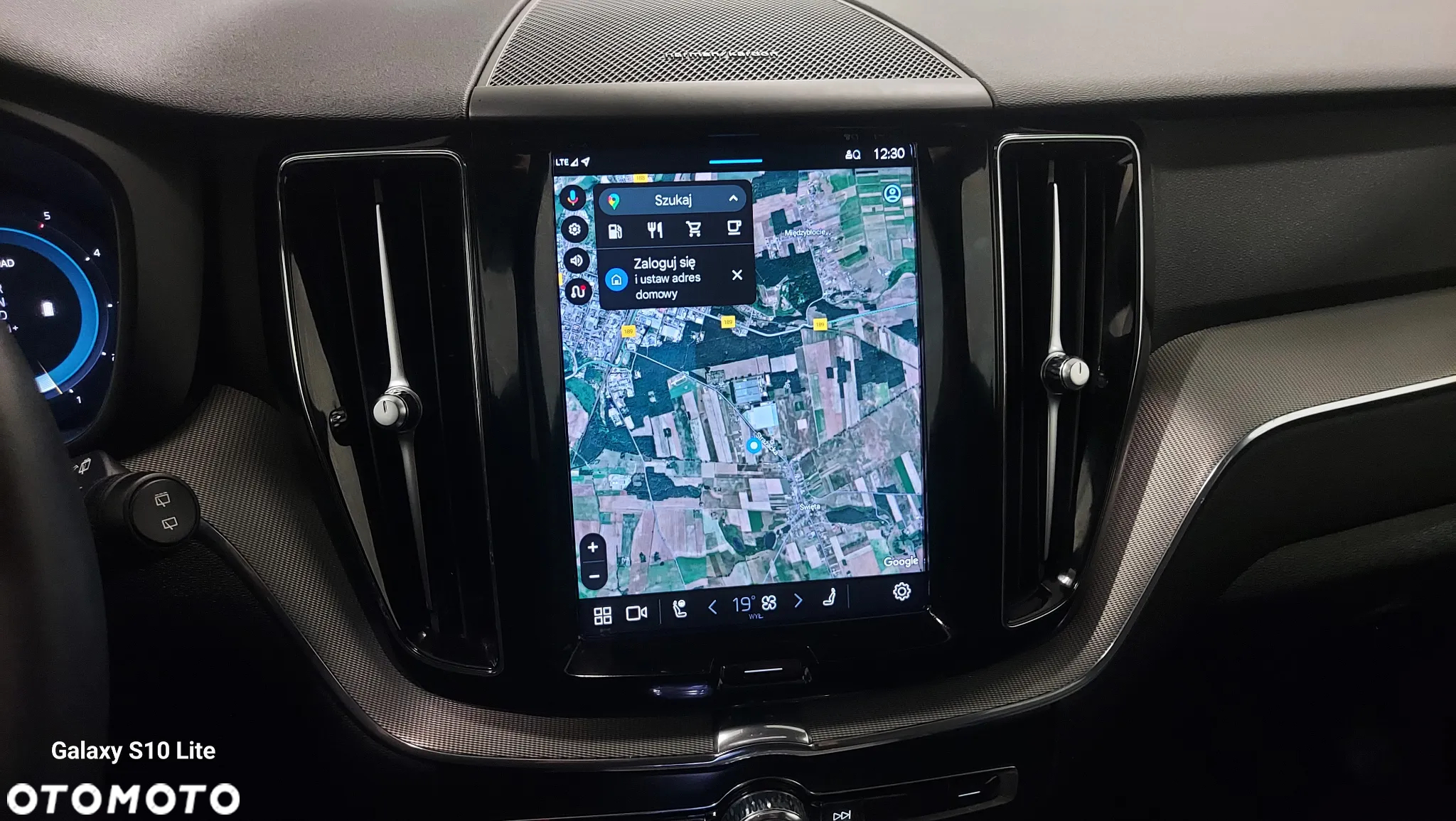 Volvo XC 60 B4 D AWD Plus Dark - 34