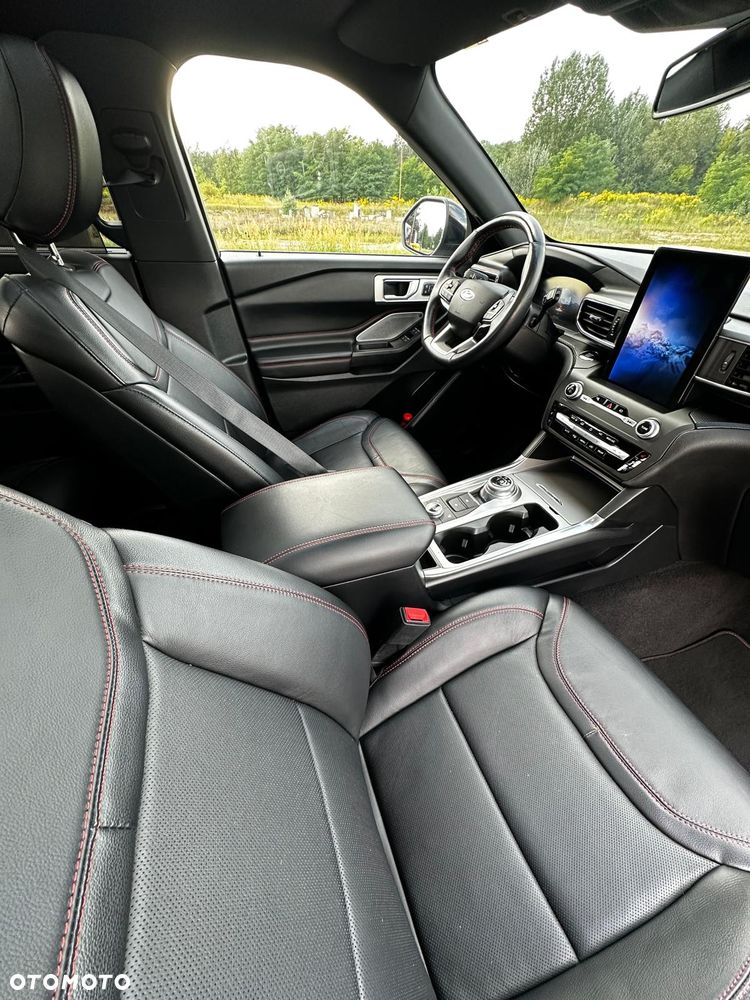 Ford Explorer - 16