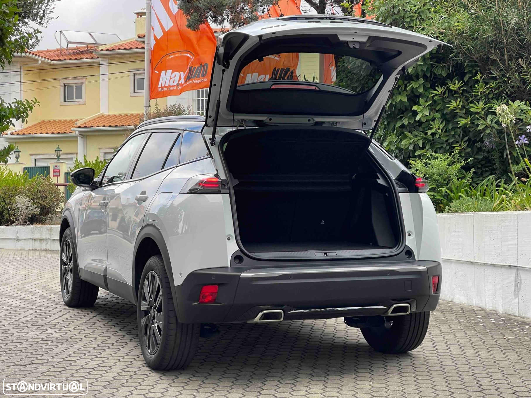 Peugeot 2008 1.2 PureTech GT EAT8 - 28