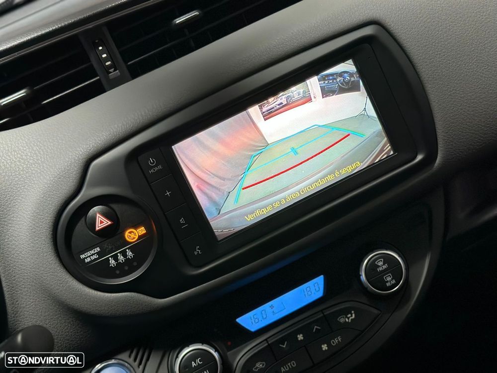 Toyota Yaris 1.5 HSD Comfort - 17