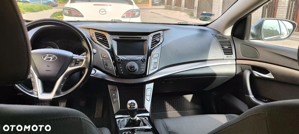 Hyundai i40 1.7 CRDi Comfort + - 18