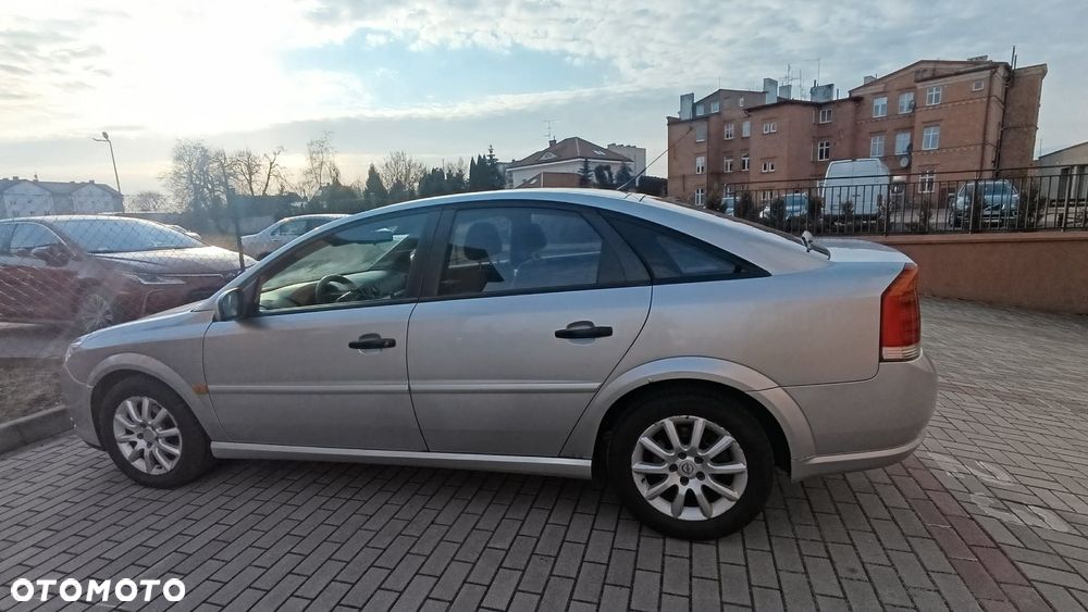 Opel Vectra 1.9 CDTI Essentia - 2