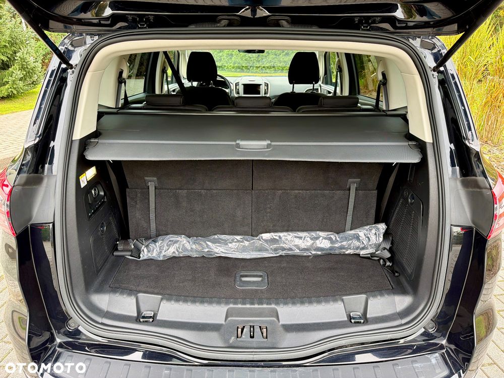 Ford S-Max - 39