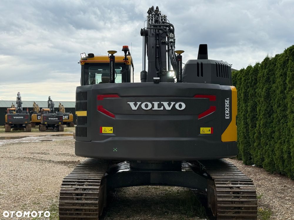 Volvo ECR 235 EL - 12