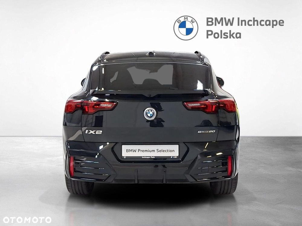 BMW iX2 eDrive20 66.5kWh M Sport - 5