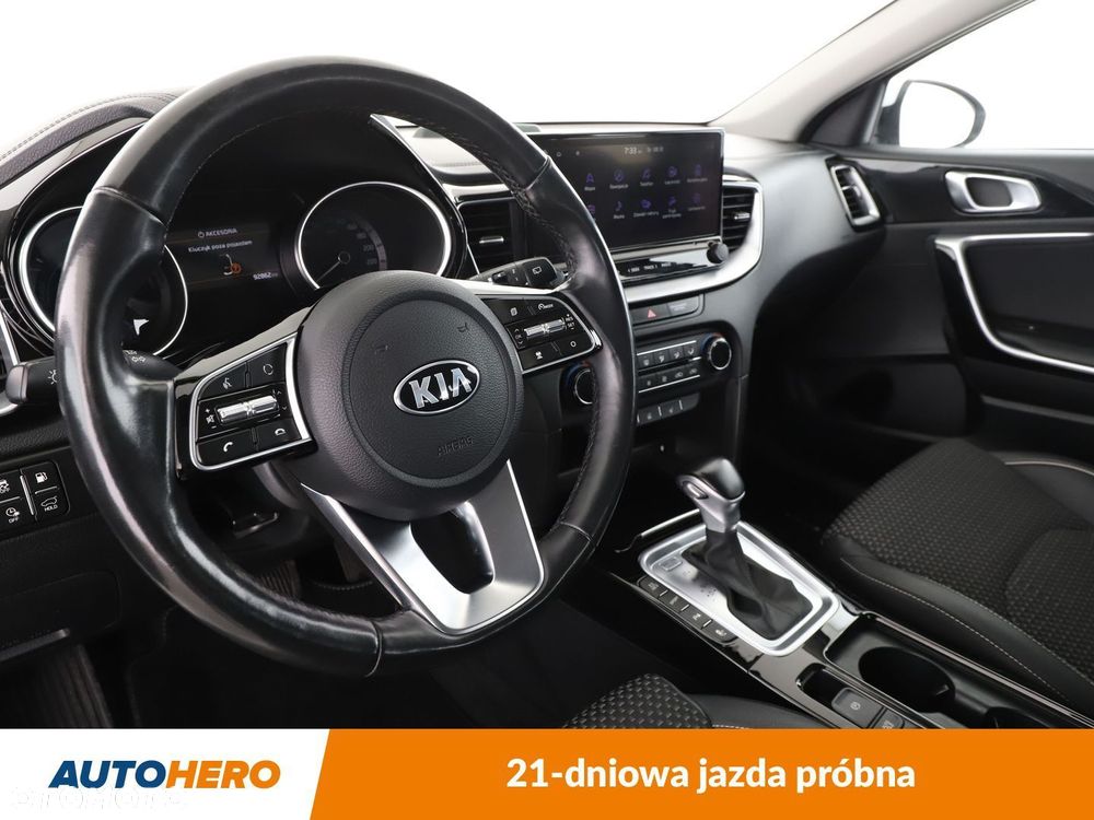 Kia Ceed - 12