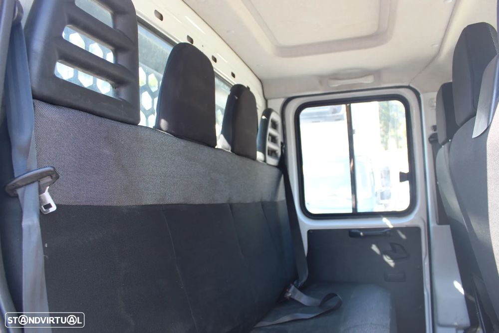 Iveco DAILY 35-180 CAB/DUPLA HiMatic // 3.000 cc // 180 cv - 7