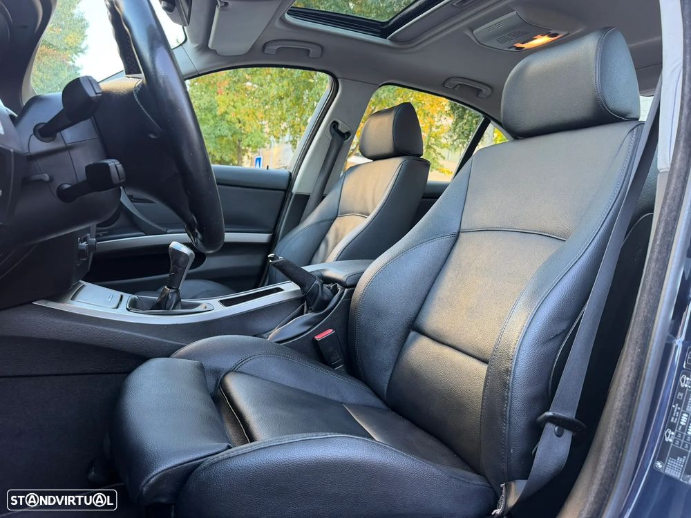 BMW 320 d Exclusive - 16