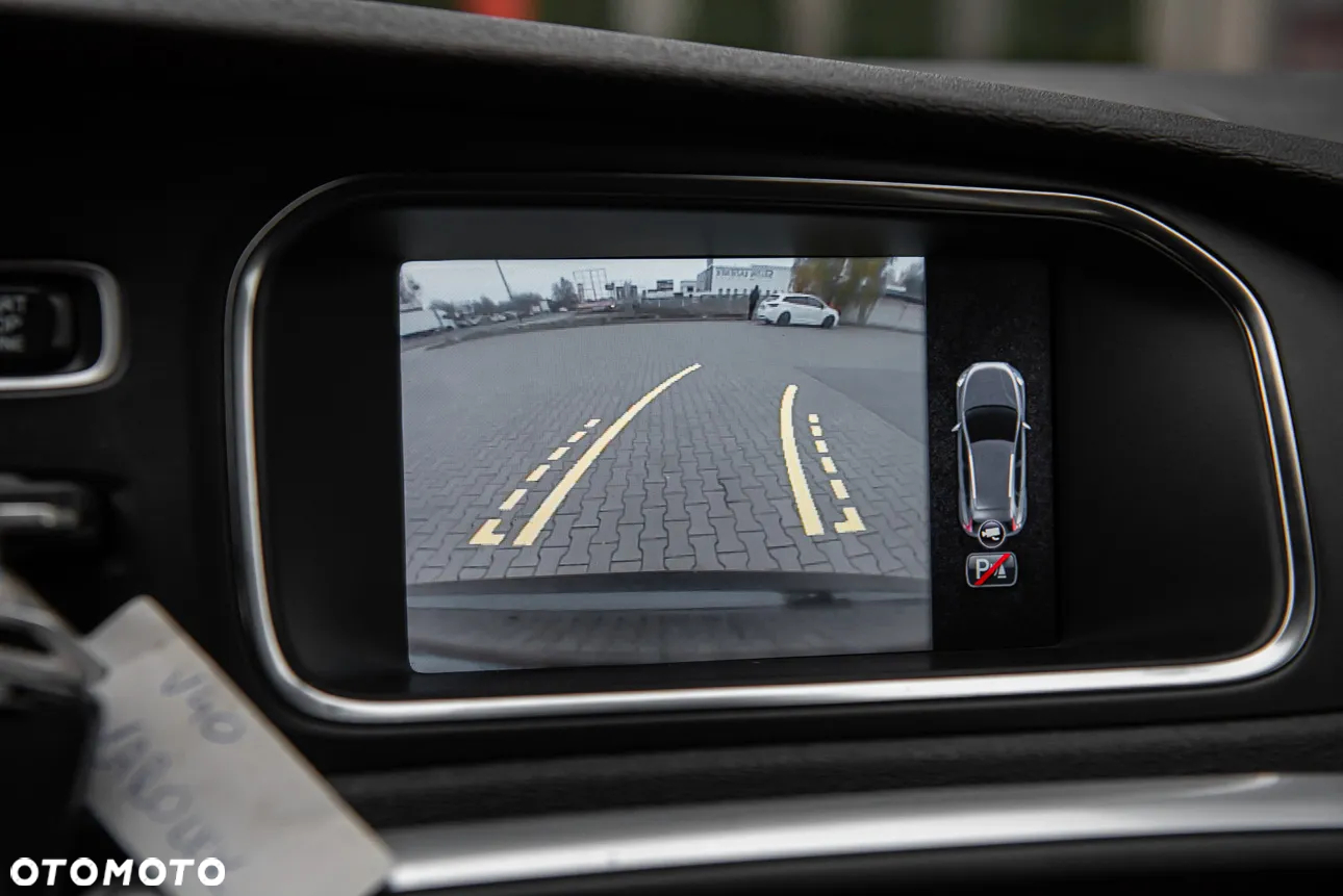Volvo V40 Cross Country - 23