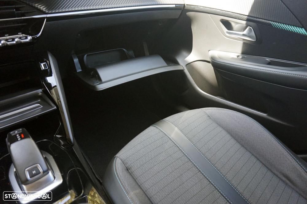 Peugeot 208 1.2 PureTech Allure EAT8 - 28