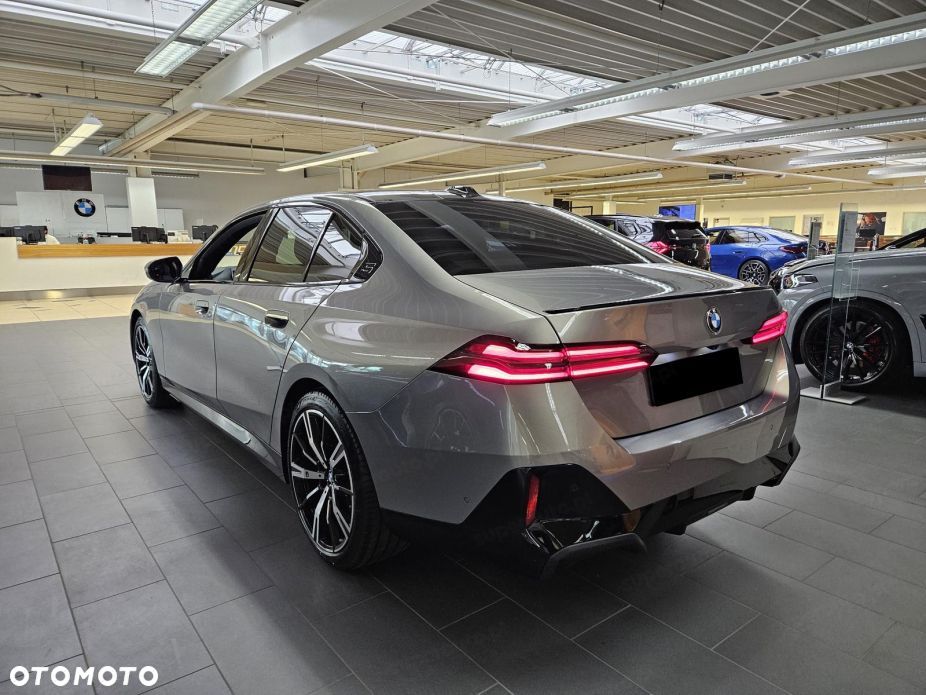 BMW Seria 5 520d xDrive mHEV M Sport - 7